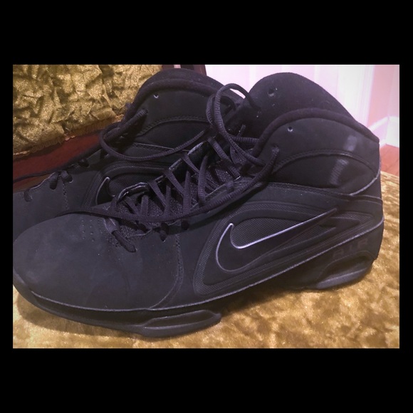 all black nike shoes high tops